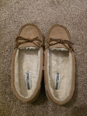 Minnetonka Slipper Shoes